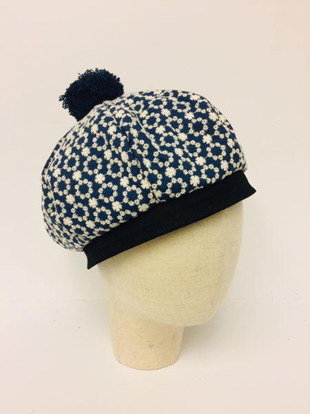 EA.hats-藍底白繡線太陽花南瓜貝蕾帽 《南瓜刺繡帽系列》