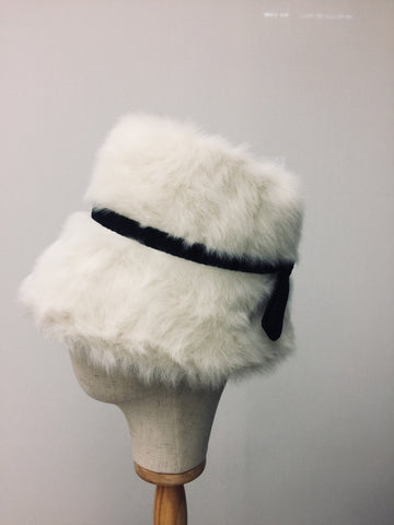 VH-1960年代 Miss Dior 白色兔毛鐘形帽(Cloche)
