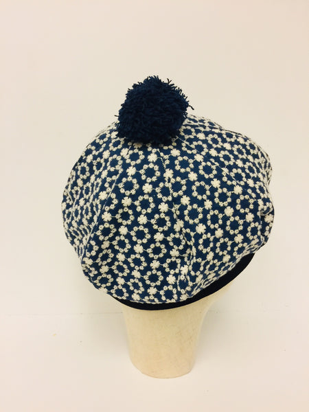 EA.hats-藍底白繡線太陽花南瓜貝蕾帽 《南瓜刺繡帽系列》