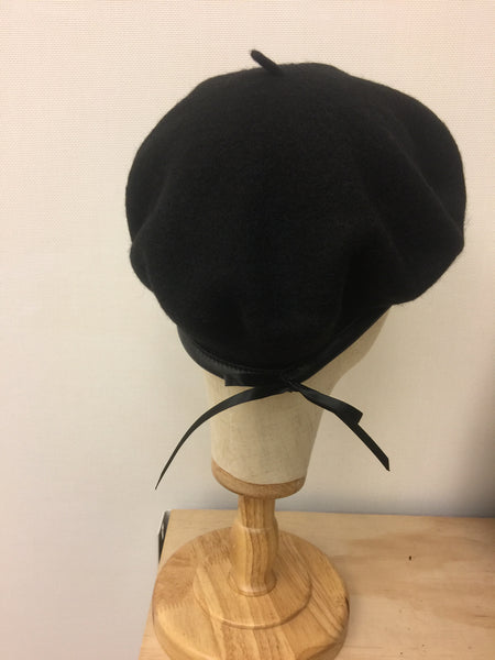 wool.beret.black