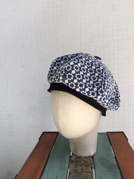 EA.hats-藍底白繡線太陽花南瓜貝蕾帽 《南瓜刺繡帽系列》
